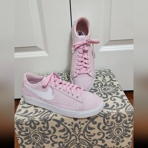 NIKE  Women's Blazer Low SD  Pink Suede Sneakers with White Swoosh